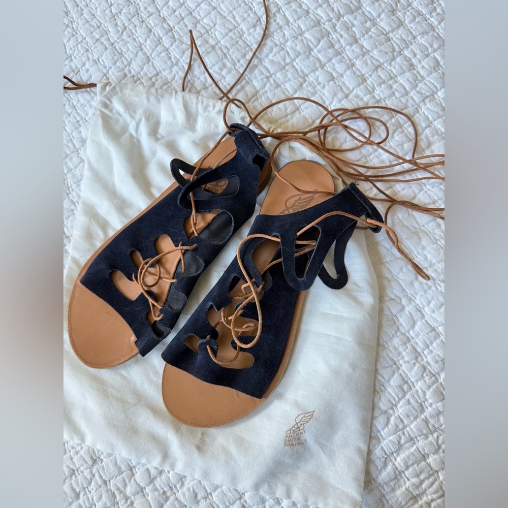 Ancient Greek Antigone sandal in Navy Suede